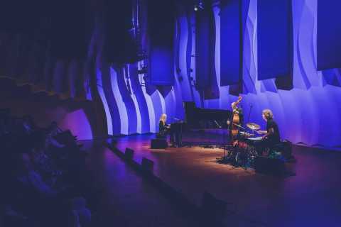 Bari, concerto jazz dell'Anke Helfrich Trio all'Auditorium La Vallisa